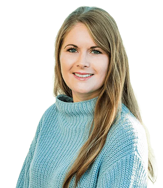 Headshot of Chelsea Powers